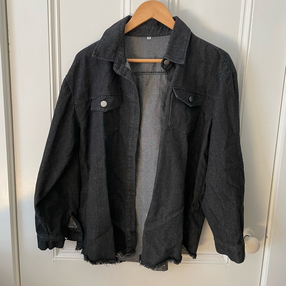 Women’s fashion jean jacket